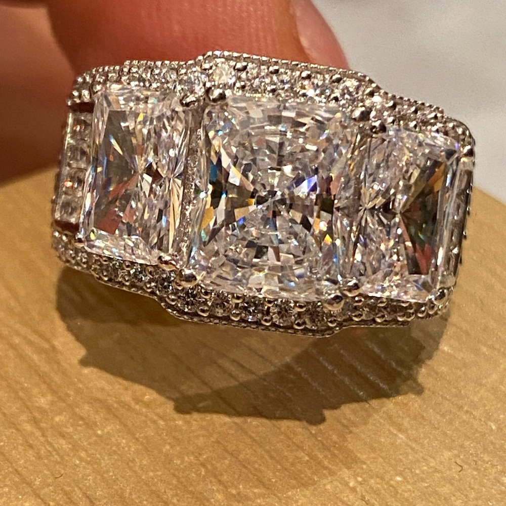 JTV RADIANT CUT RING - Picture 2 of 7